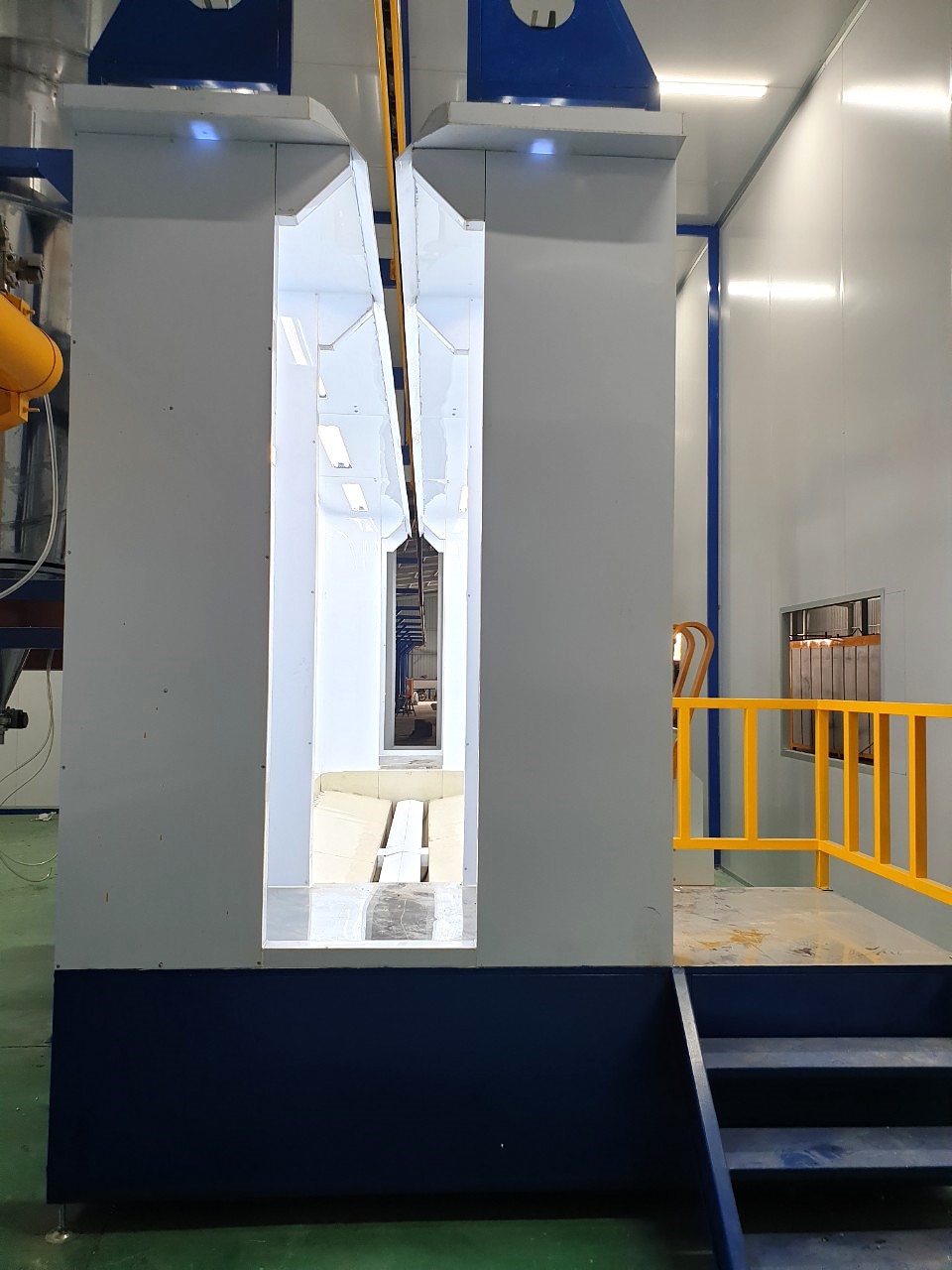 Buong phun son tinh dien nhua pp Buồng phun sơn tĩnh điện tự động nhựa PP